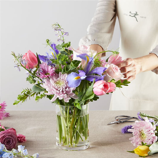 Pastel Tradition - A Florist Original – Blossom Shop, Traverse City MI