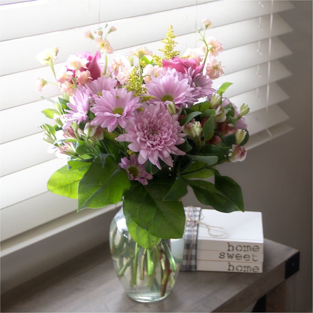 Pastel Tradition - A Florist Original – Blossom Shop, Traverse City MI