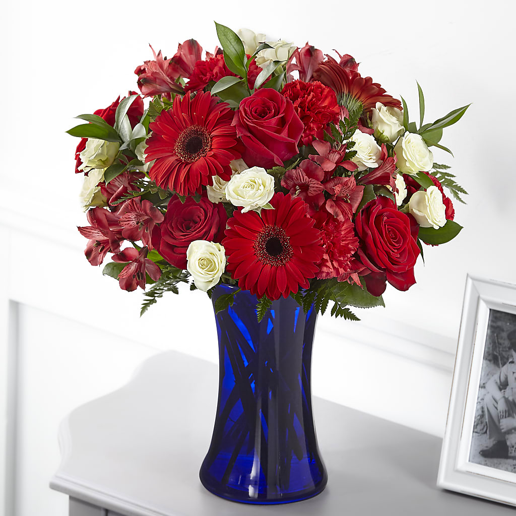 Hearts Embrace Bouquet – Blossom Shop, Traverse City MI