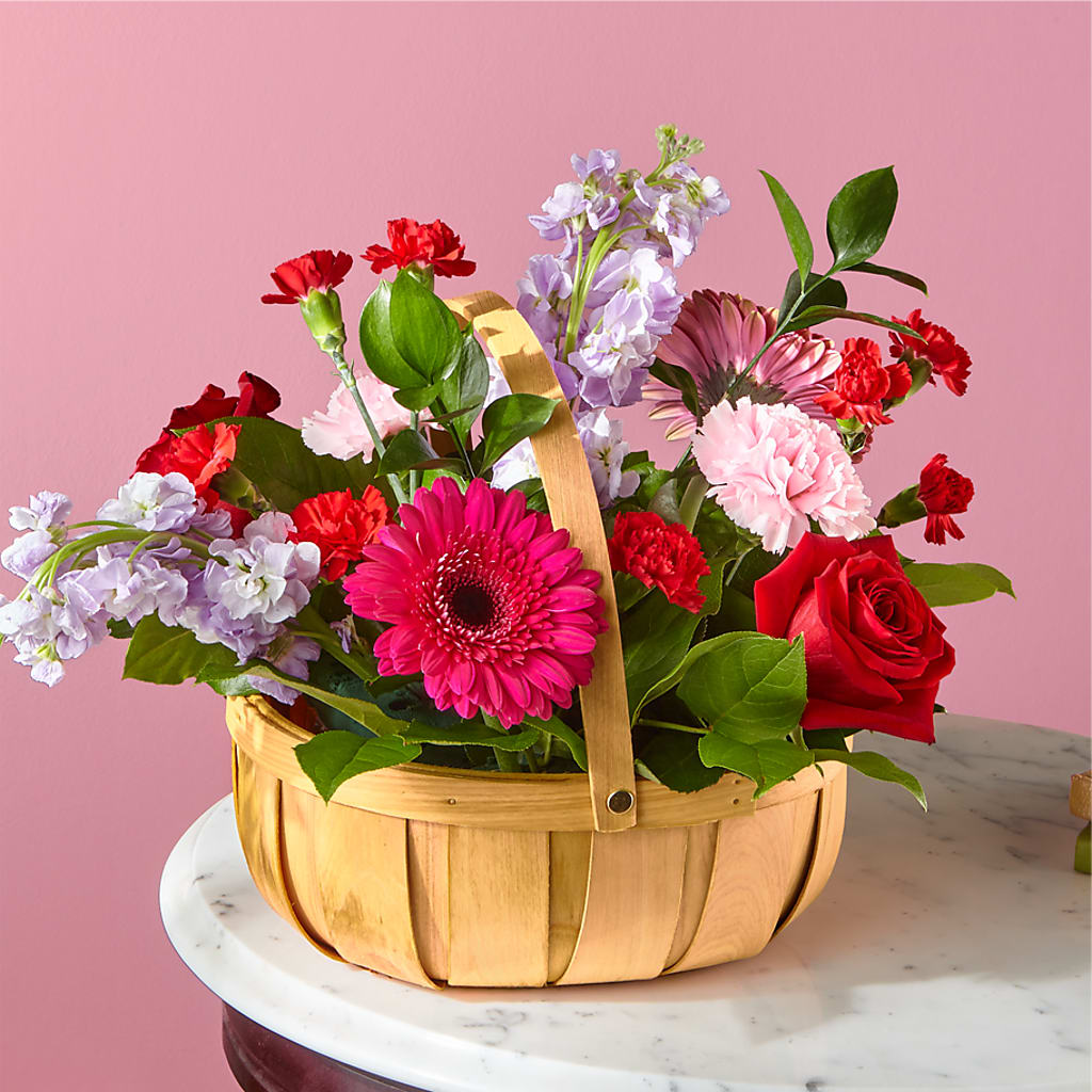 Pink Picnic Basket – Blossom Shop, Traverse City MI