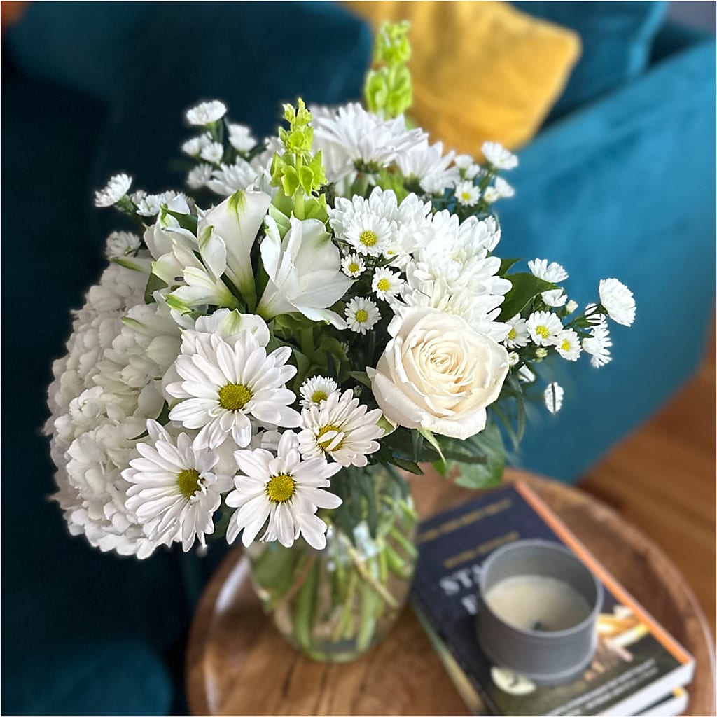 Classic Ivory – A Florist Original – Blossom Shop, Traverse City MI